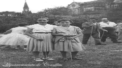Niños en la feria de Comillas (hacia 1960)